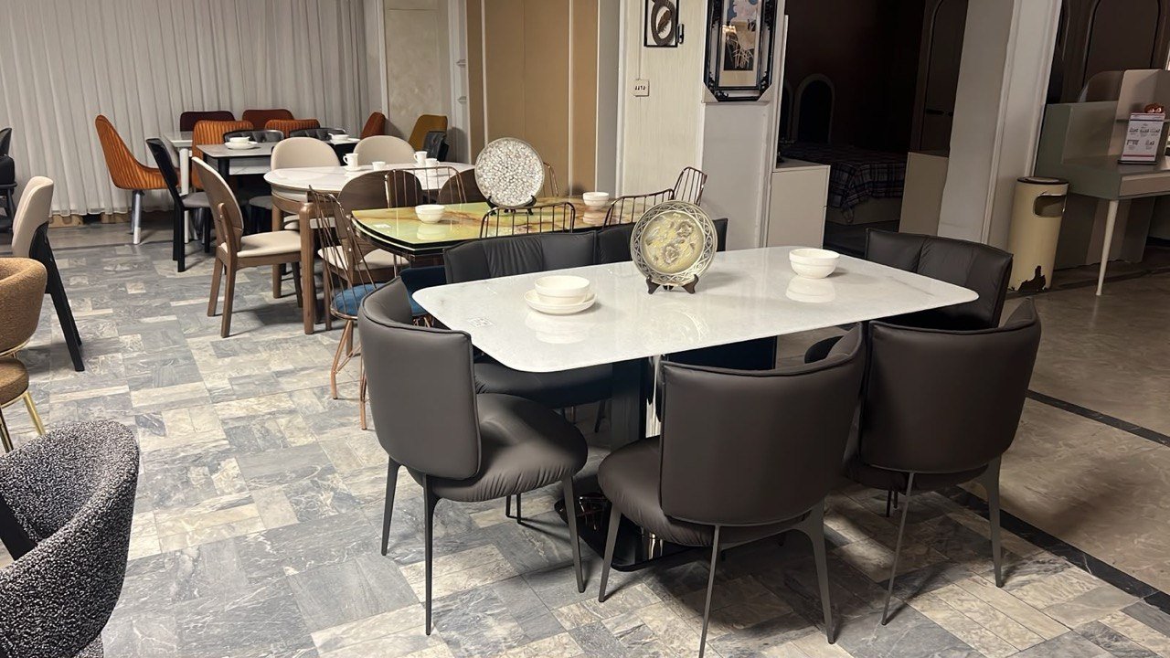 طاولة طعام