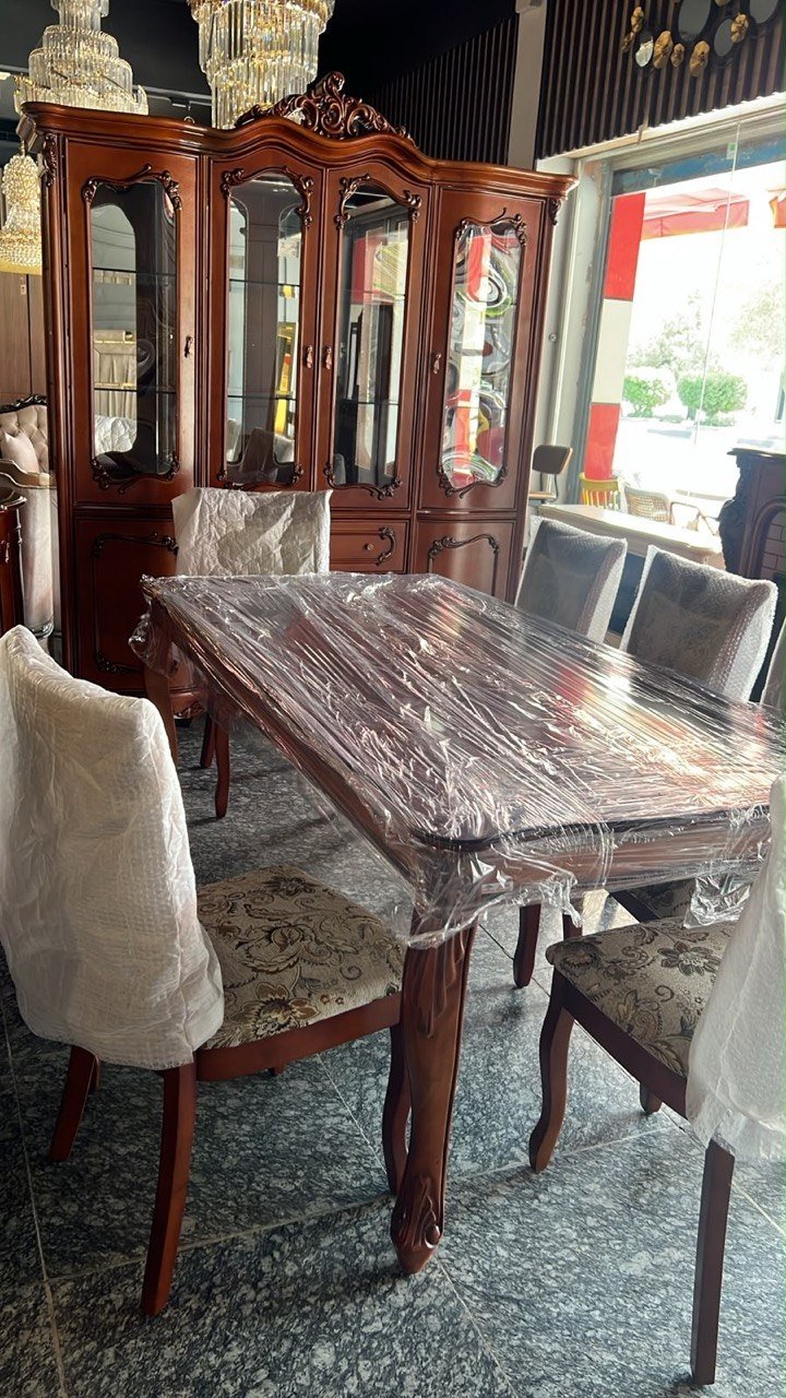 طاولة طعام